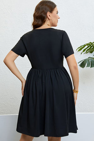 Plus Size Black Buttoned Short Sleeve Dress