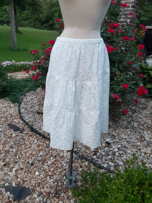 Prairie Skirt - White With Little White Flowers - Large 26" Length