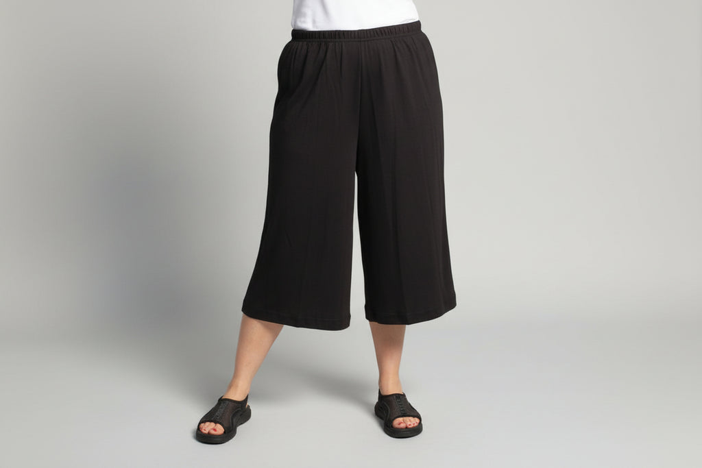 Knit culotte in black